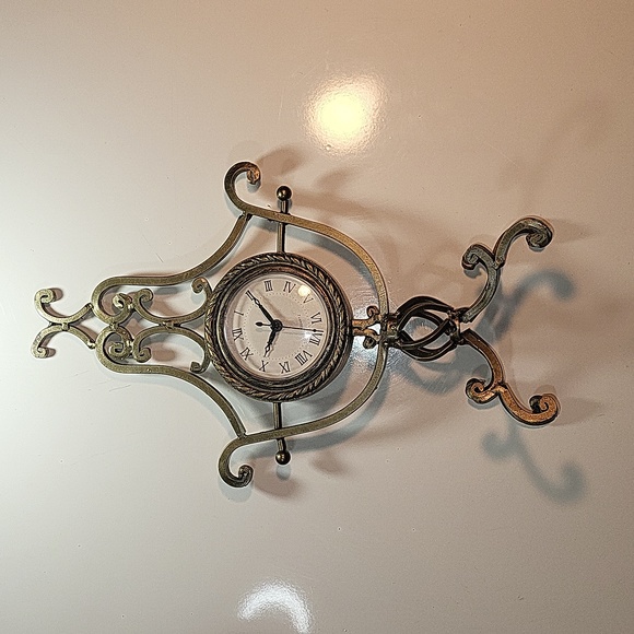 Bronze Plated Quartz Clock - Picture 2 of 14
